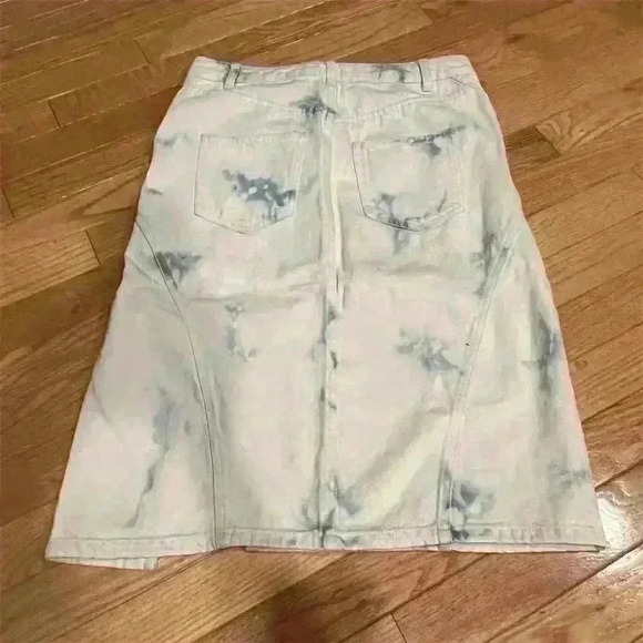 Future Collective Women's High-Rise Midi Denim Skirt Light Wash Size 0 - Picture 8 of 9